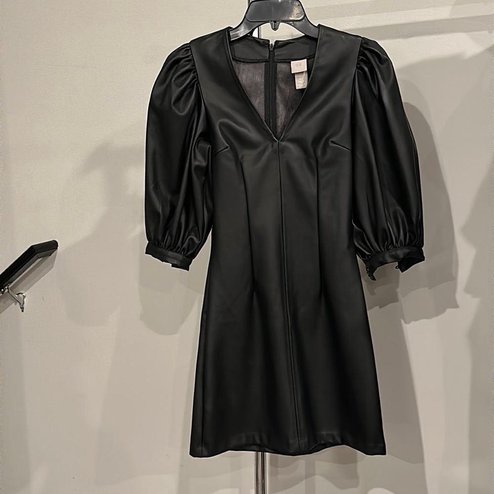 Faux leather party dress with adorable pouffy sleeves!So pretty but can’t fit!😁